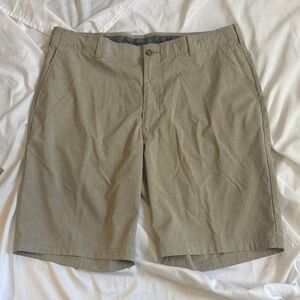 Ben Hogan Men’s Olive-Tan Flat-Front Shorts